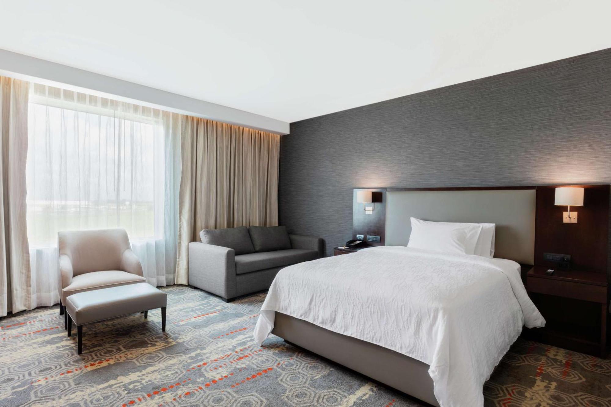 Hilton Garden Inn Саламанка Экстерьер фото