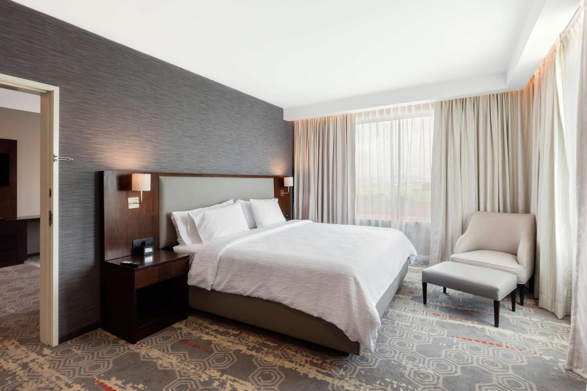 Hilton Garden Inn Саламанка Экстерьер фото