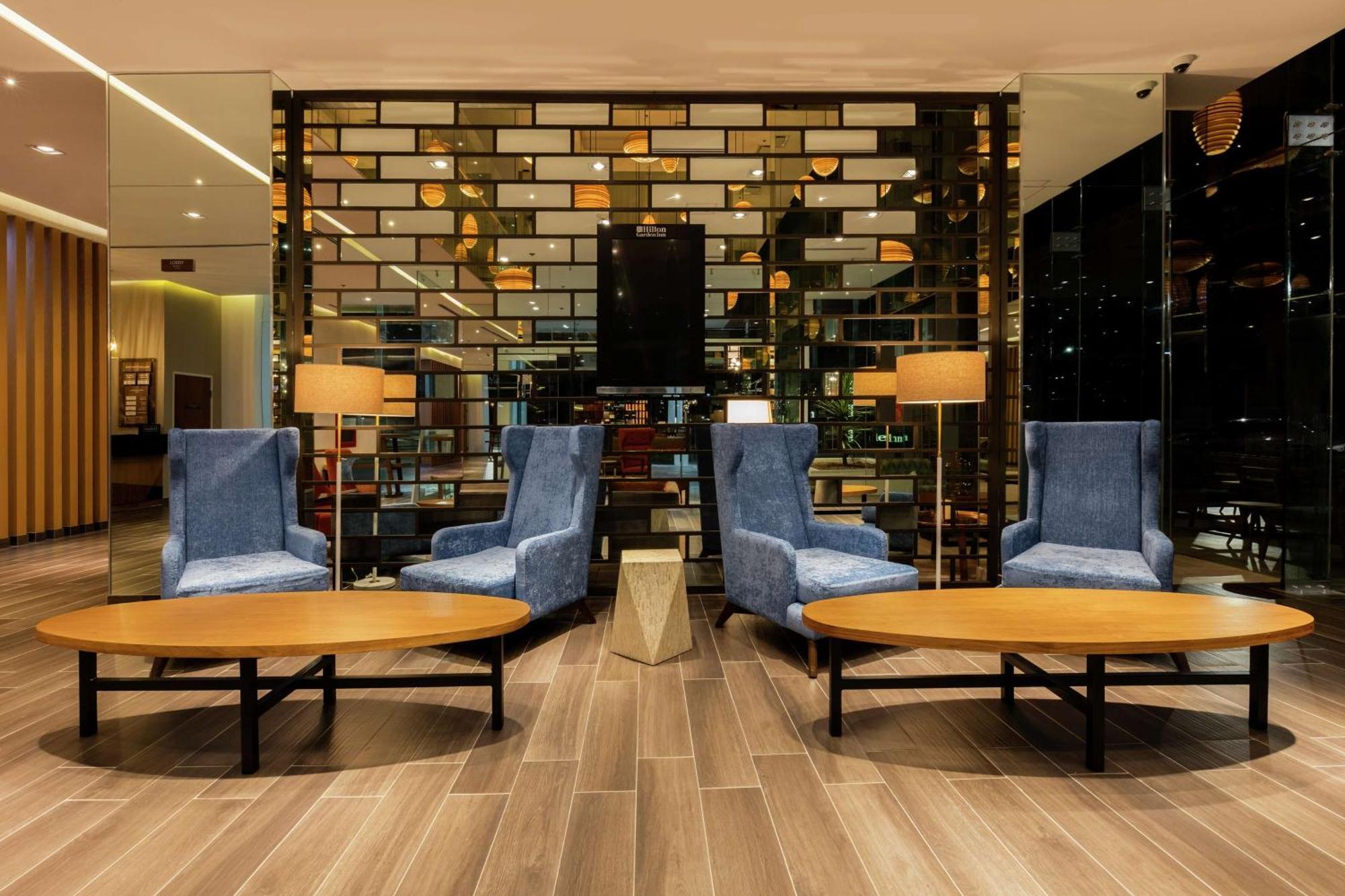 Hilton Garden Inn Саламанка Экстерьер фото