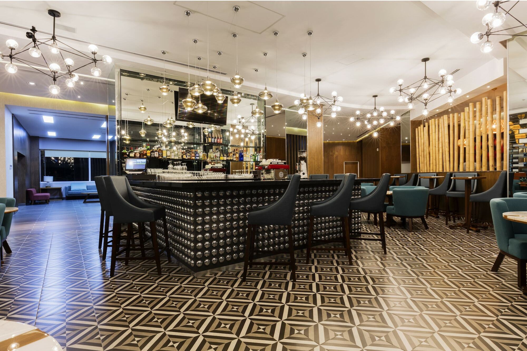 Hilton Garden Inn Саламанка Экстерьер фото